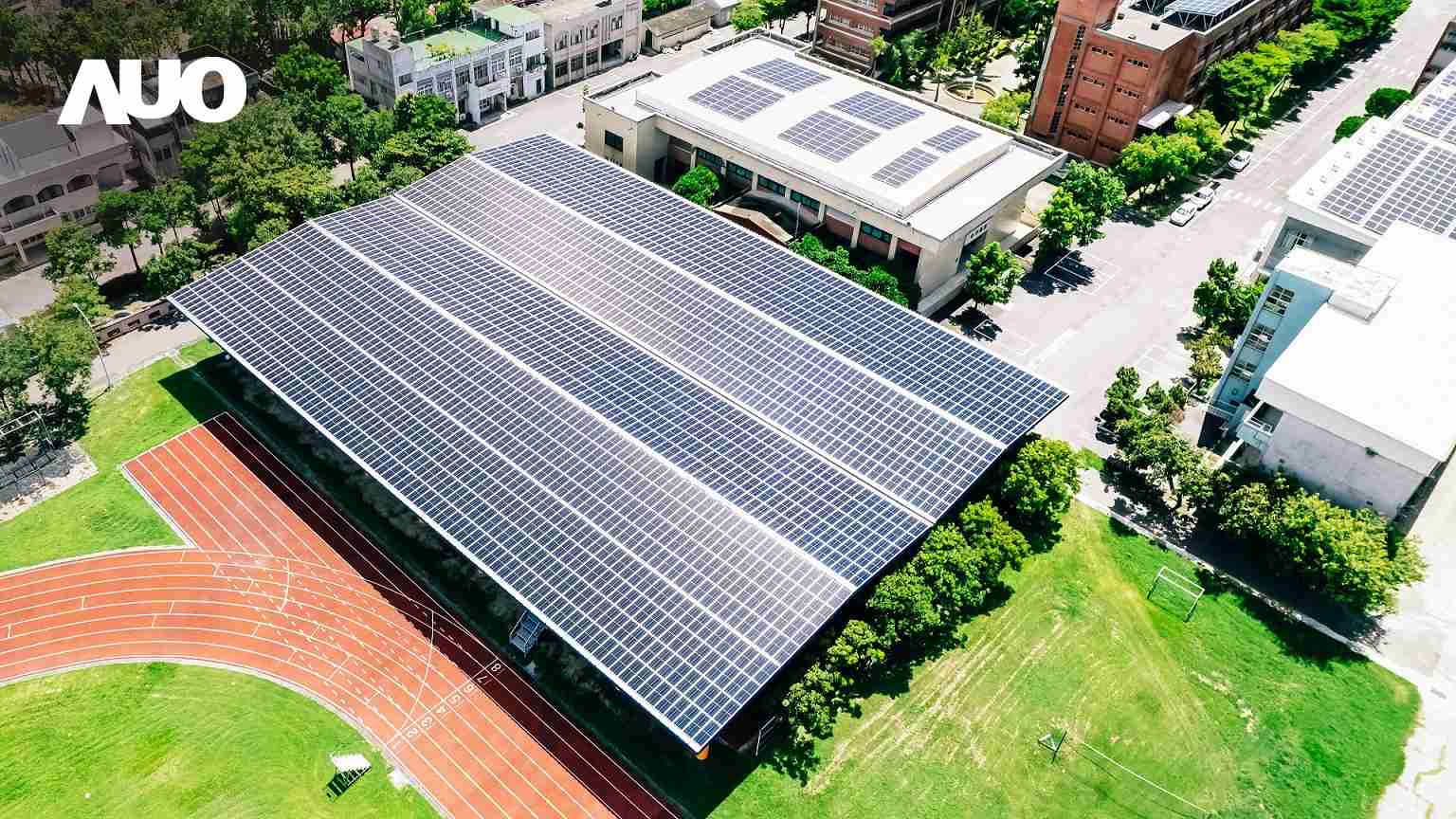 万利SunSteel光电整合型浪板具备快速安装、、、、轻量化优势，，，，可提升15%发电效能，，通过国际IEC与台湾VPC认证安全、、、、防漏、、、耐候标准